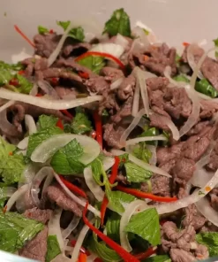 Nộm Bò Tái Chanh